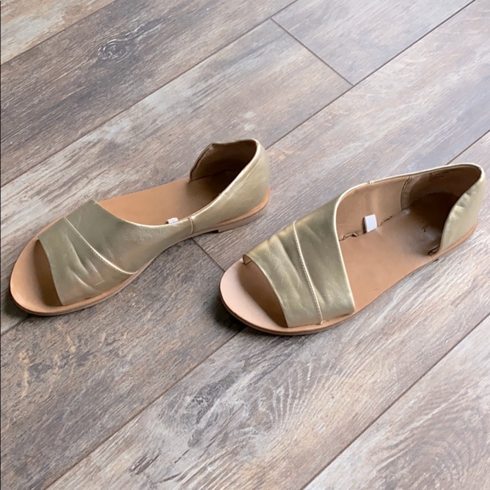 Universal Thread Gold Slip-On Sandals